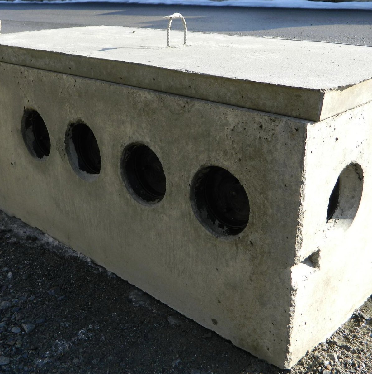 We don’t just install walls...precast concrete and other necessary concrete building materials come in all shapes and sizes!

Here are a few from our lineup: drywells and hole d-boxes! Unlike the walls, these concrete items are usually hidden away. 

#precastconcrete