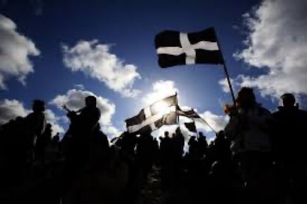 Passed over the Tamar, into Cornwall, coming home to the land of my ancestors. Bye bye London. For good this time. I think I belong, but I’ll find out