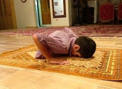 "..Şüphesiz namaz, Allah’a derinden saygı duyanlardan başkasına ağır gelir.."

Bakara Suresi 45