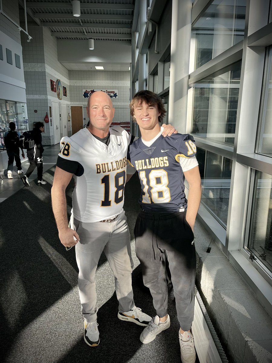 Sislowski (@sislowski03) on Twitter photo Amazing visit from one of my all-time favorites-So proud of all that you have accomplished and excited for the future! Go Dawgs! Go Irish☘️
<a href="/OFfootball1/">OFfootball</a> Amazing visit from one of my all-time favorites-So proud of all that you have accomplished and excited for the future! Go Dawgs! Go Irish☘️
<a href="/OFfootball1/">OFfootball</a>
