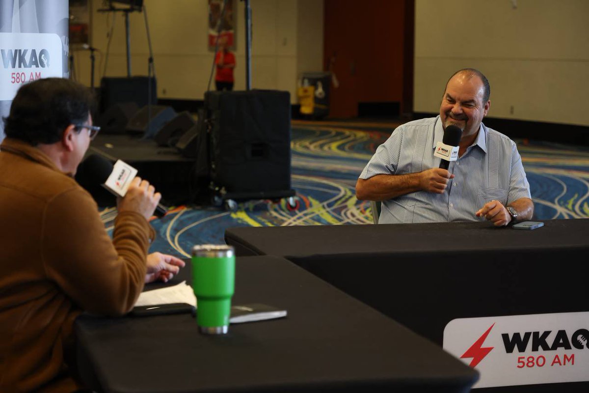 exprsecagro's tweet image. En entrevista  en @WKAQ580 discutimos el crecimiento que ha experimentado la agricultura, algo que no se veía en más de 40 años. Nuestra agricultura está reenfocada y dirigida a seguir expandiéndose con fuerza y visión hacia el futuro.