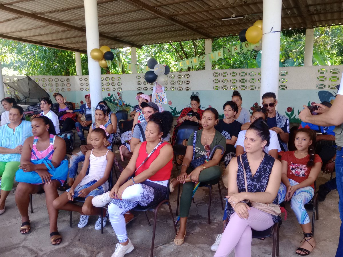 Efectuado en nuestra Institución Educativa acto por los 20 años de creada la Brigada de instructores de arte. Creada por Fidel Castro en el 2004. 20 Años de Revolución Artística. 
<a href="/dme2frente/">DME - Segundo Frente</a> <a href="/dpestgo/">DGE Santiago de Cuba</a> <a href="/LHierresuelo/">Luis Hierresuelo</a> <a href="/PlutinArgelio/">Argelio Plutin</a> <a href="/OdalisPerez79/">Odalis Perez</a> #SegundoFrente #SantiagoDeCuba