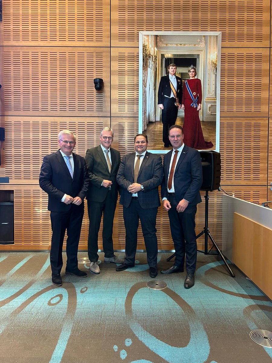 Mooie ontmoeting met gedeputeerde ⁦<a href="/GertHarmtB/">Gert Harm ten Bolscher</a>⁩ en met Statenleden ⁦<a href="/JanJonkerSGP/">Jan Jonker</a>⁩ en ⁦<a href="/lubberttalen/">lubbert talen</a>⁩ in Overijssel. Dank voor de goede ontvangst!!