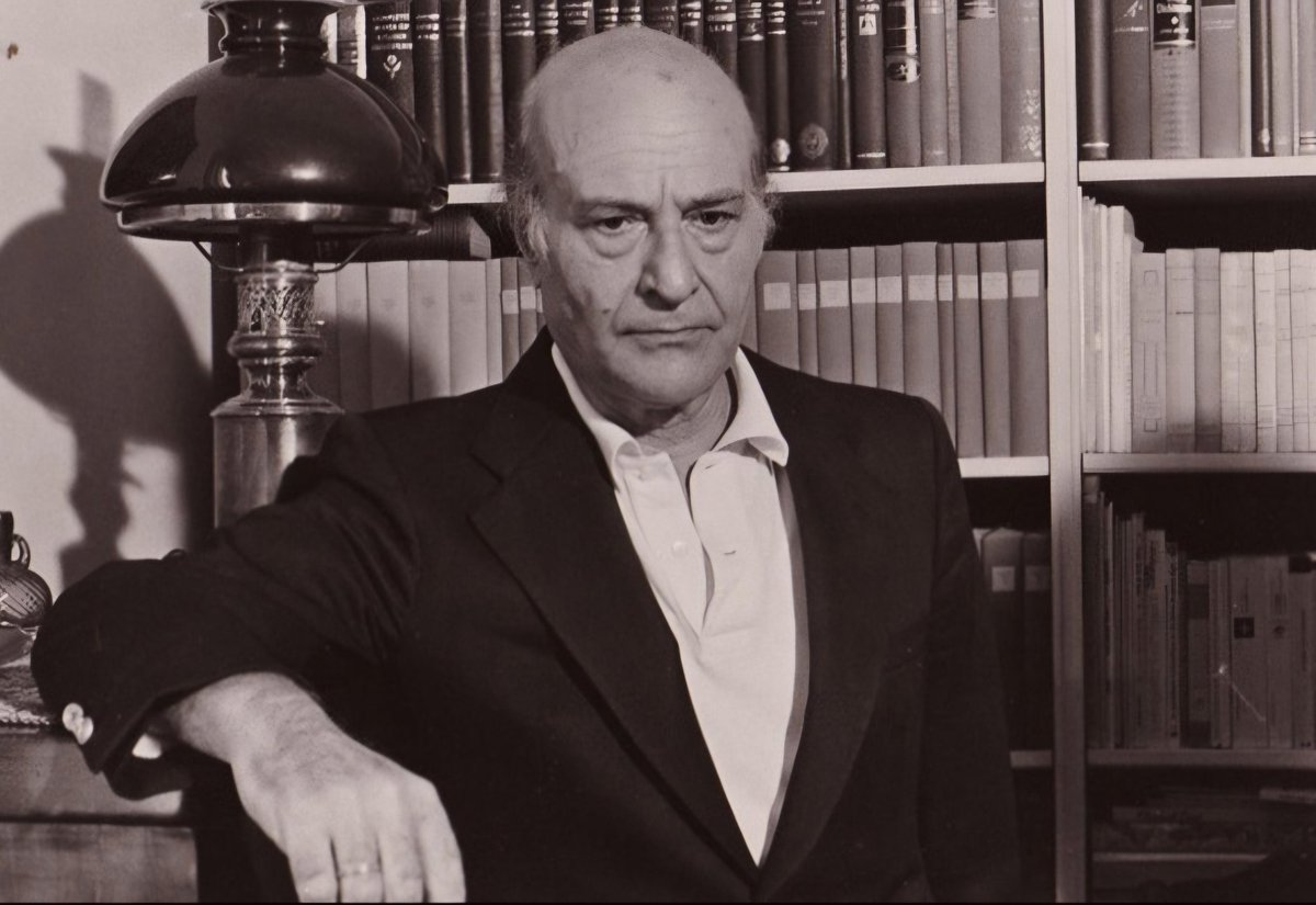 Σαν σήμερα το 1979 απονεμήθηκε το Νόμπελ Λογοτεχνίας στον Οδυσσέα Ελύτη. Ρίξτε μία ματιά στην "ποιότητα" της σημερινής παραγόμενης ελληνικής "ψυχαγωγίας" (TV, μουσική κλπ.) για να καταλάβετε πόσο μεγάλο κατήφορο έχουμε έκτοτε διανύσει...