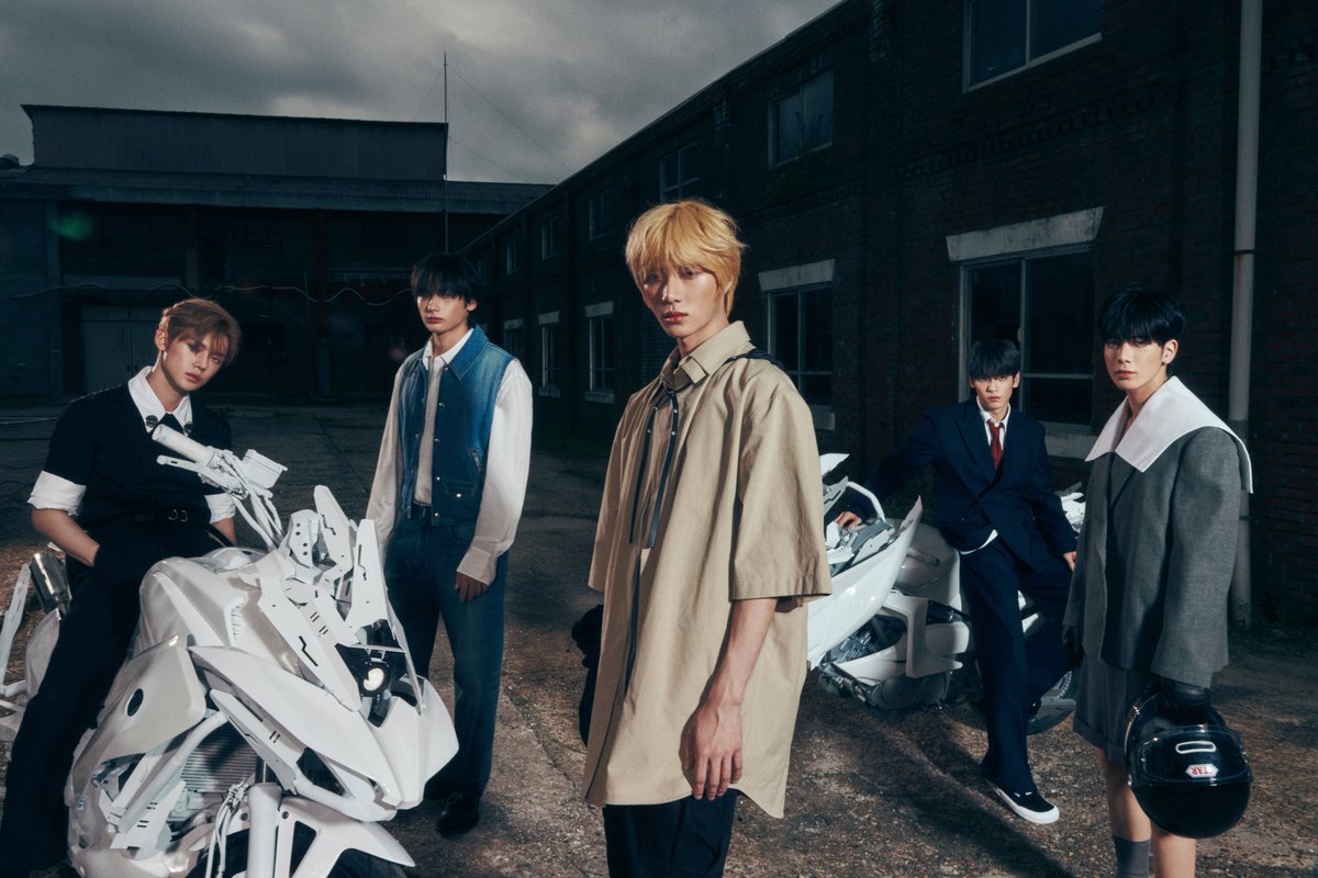 BIGHIT_MUSIC's tweet image. The Star Chapter: SANCTUARY - Concept Photo 'KNIGHT'
🌟 bit.ly/3zXBt9O

#투모로우바이투게더 #TOMORROW_X_TOGETHER #TXT
#TheStarChapter #SANCTUARY #TXT_KNIGHT