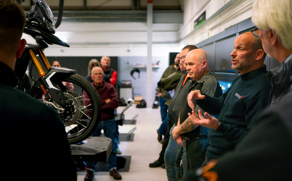 ProBikeUK's tweet image. It was another great turn out at @BridgeExeter for their bike maintenance evening (17/10/24) 🧰🔧 

We're always happy seeing updates from their workshop as we were lucky enough to help with the design,  supply and install our workshop equipment. 

#ProBikeUK #Bridgemotorcycles