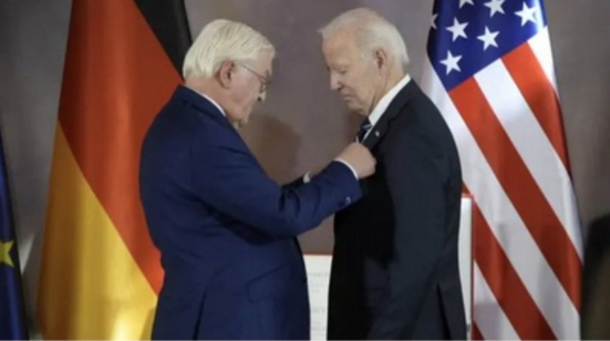 Minorityposting's tweet photo. Präsident #Biden holt sich bei #Steinmeier seinen Orden für den #Doppelwums der #nordstream2 Leitung ab! https://t.co/AFedxp3c3E