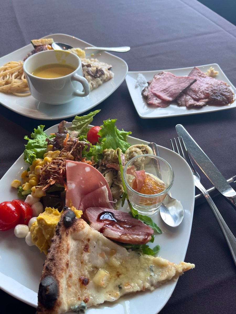 kana_mg's tweet photo. 今日の、おランチ〜🍽️
MORI TOWER 42Fへ🛗
さすがの接客と、お料理の美味しさ🤤👍🏼👍🏼素晴らしかった🥰
#XEX
#MORITOWER https://t.co/CgVuLb6N4K