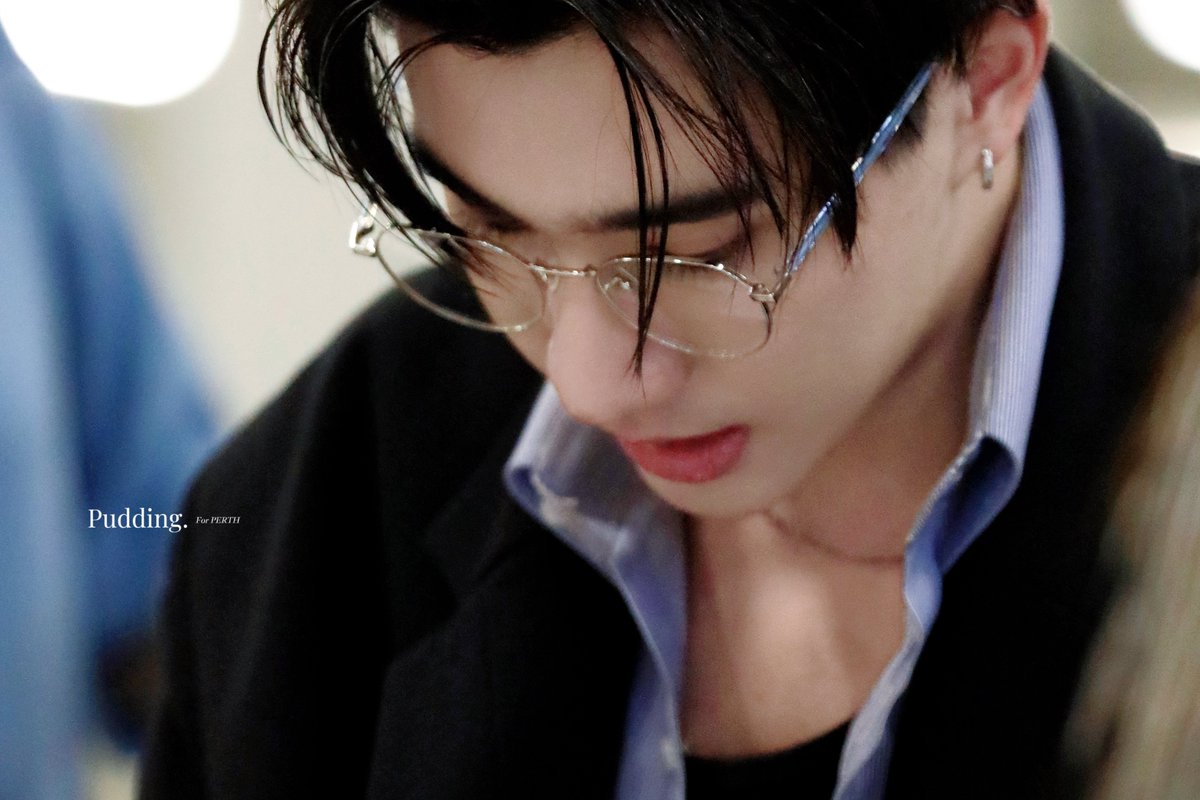 PPPudding0_0's tweet photo. 241018 @perthppe 
🖤🖤

PERTHSANTA X BOOKEXPO
#BookExpo2024xPS 
#KDPPE 
#PerthTanapon https://t.co/wrOoKrZqNy