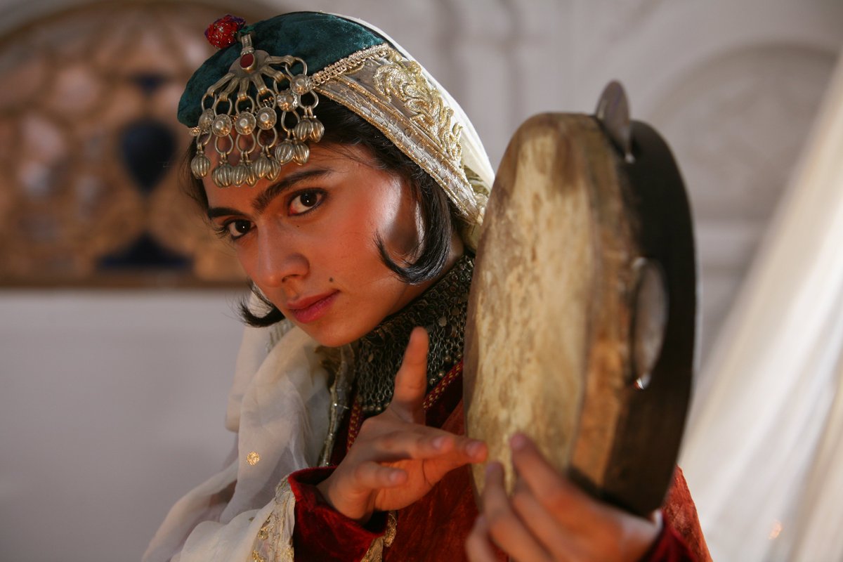 Out of the Shadows:
Rediscovering Mohammad Reza Aslani

Starts next Thurs!

We open with the New York debut of of his 2007 masterpiece The Green Fire. 

Not to be missed.

🎟️ moma.org/calendar/event…