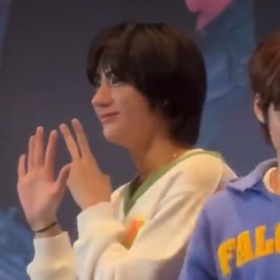 mweuis's tweet image. TRUST ME THEY KNOW WHAT THEYRE DOING 🤚✌️7️⃣