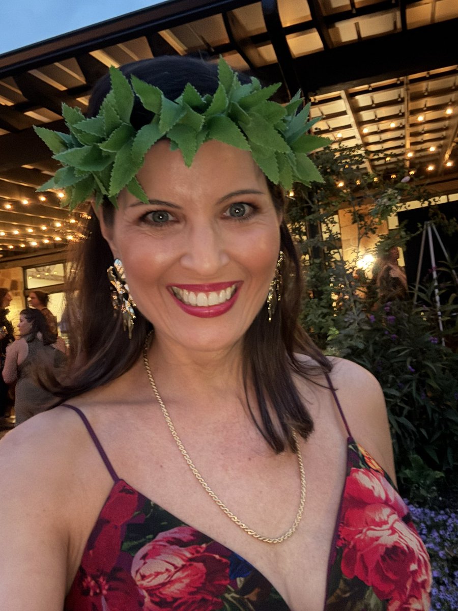 Emceed the <a href="/TreeFolks/">TreeFolks</a> RootBall last night. Embraced the “Woodland Chic” theme. Just call me the “Woodland Chik!” 😉
#treefolks