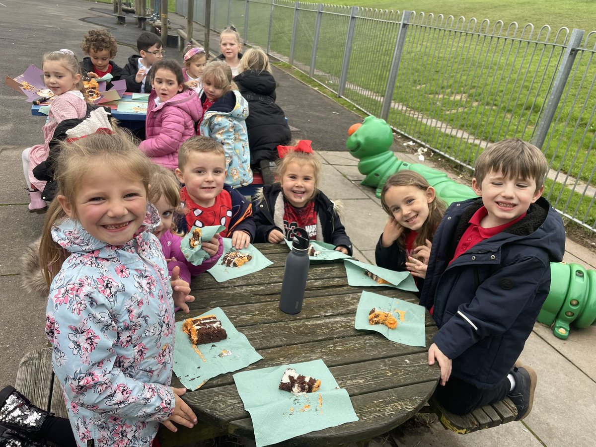 3JMwcps's tweet photo. Good luck to Harper &amp; Kingsley in their new school !! You will both be missed ! Thank you for treating us !! https://t.co/3BW1Mvxk2W