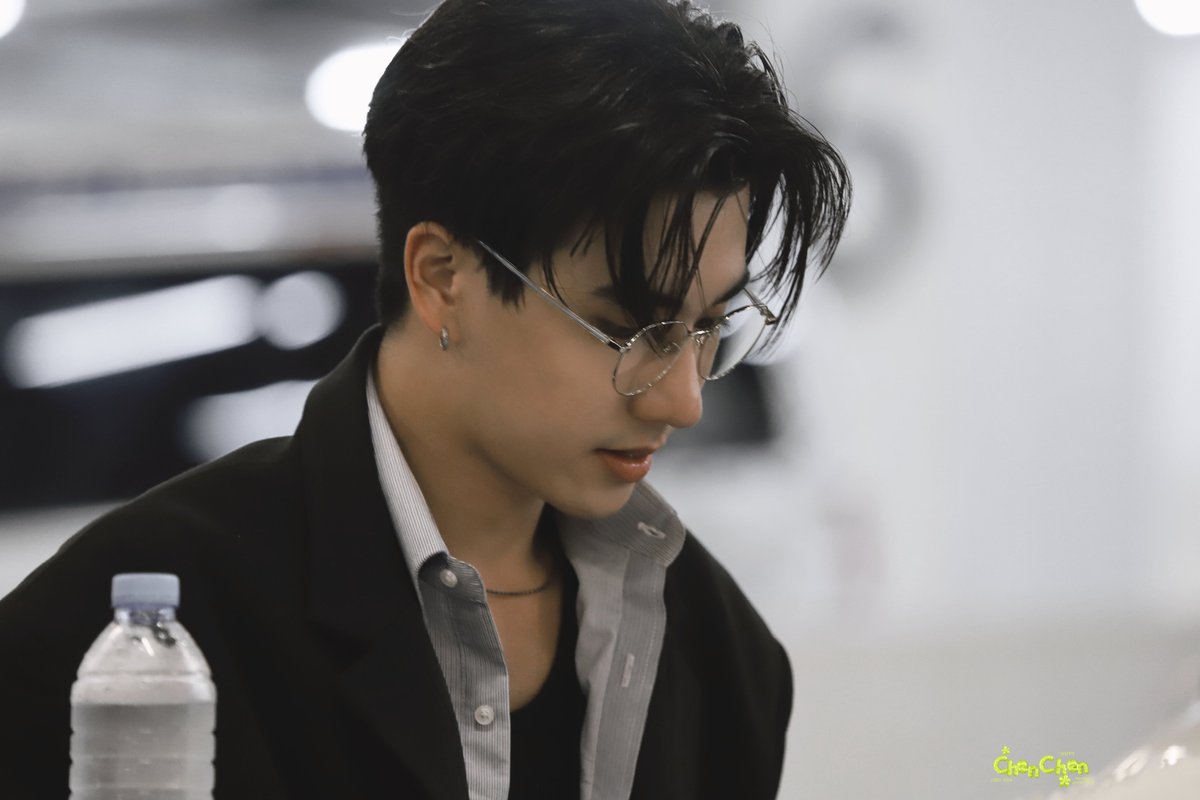 CHENCHENPPE's tweet photo. 痞帅的王俊勇🖤

PERTHSANTA X BOOKEXPO

#BookExpo2024xPS
#PerthTanapon
#เพิร์ธแซนต้า #PerthSanta https://t.co/uoRqPiWCaS
