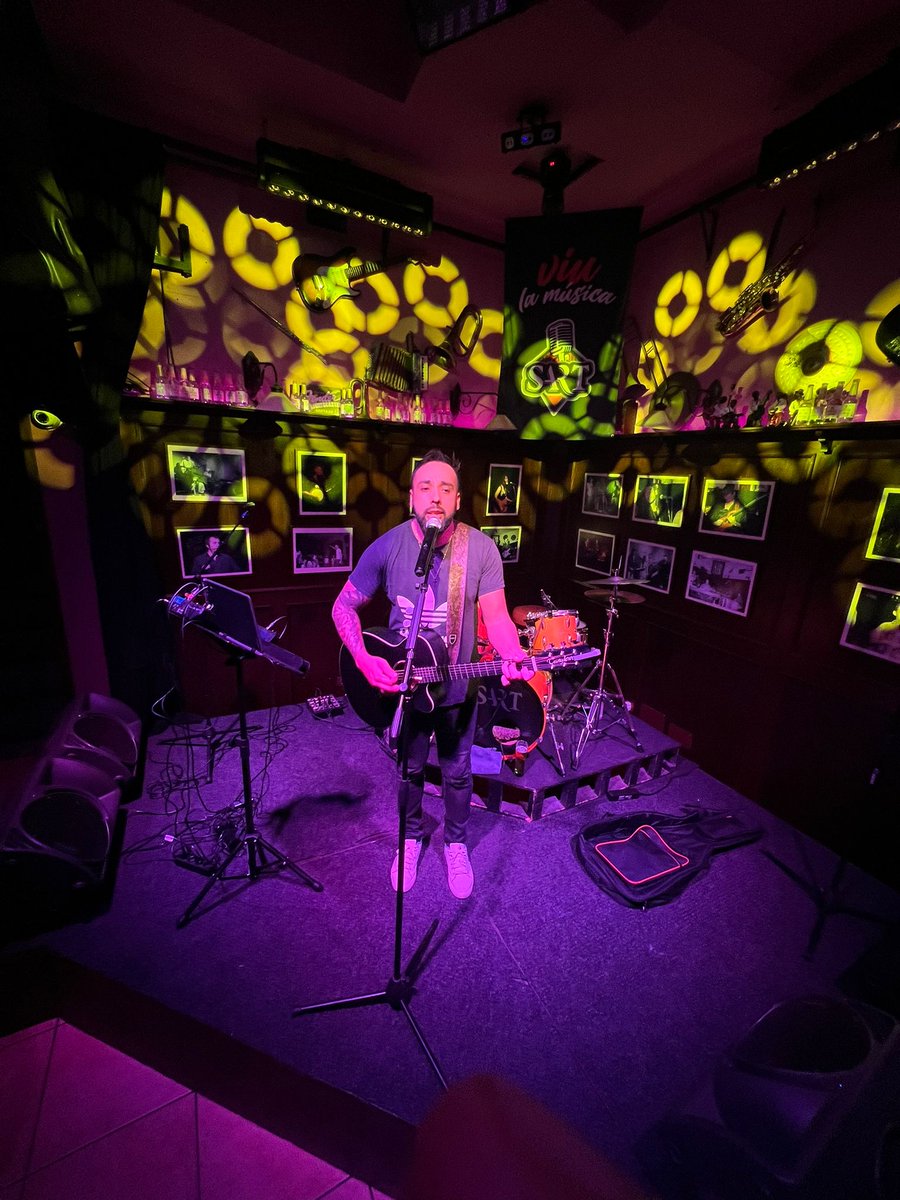 SARTClub's tweet image. El passat dimecres a SART vàrem tenir el gust i l'honor de poder comptar en directe amb en @_felipeadamoficial_ . Moltes gràcies per animar i sentir-te en directe! A reveure!