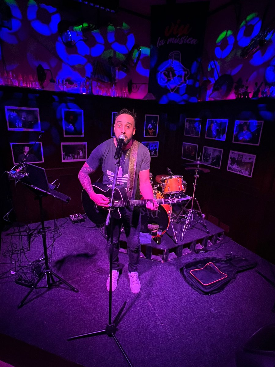 SARTClub's tweet image. El passat dimecres a SART vàrem tenir el gust i l'honor de poder comptar en directe amb en @_felipeadamoficial_ . Moltes gràcies per animar i sentir-te en directe! A reveure!