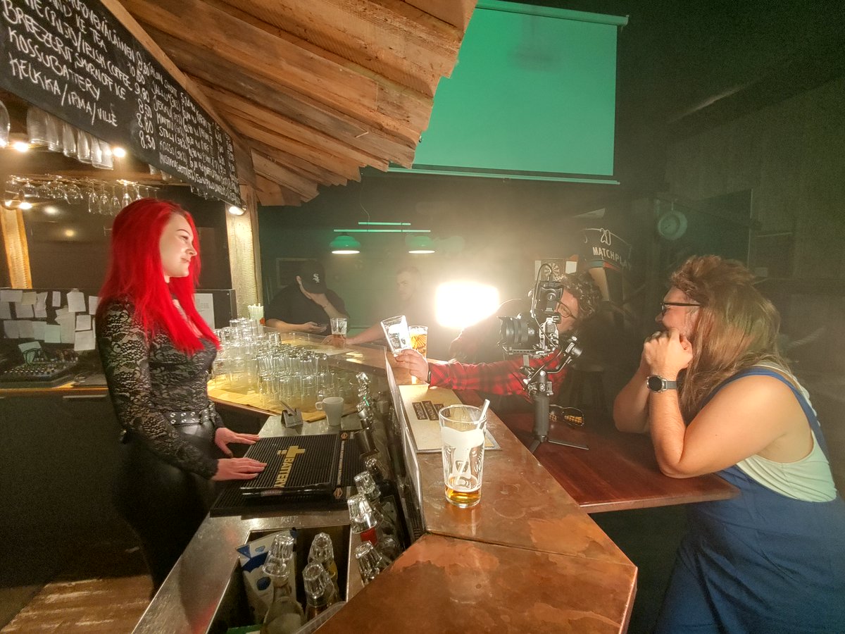 Antti_Sorri's tweet photo. Ensimmäinen kokemukseni musiikkivideon ekstrana  #PasiJaAnssi'n videolla, joka kuvattiin rakkaassa #Ikaalinen'n #BarNoName'ssa. Lämmin kiitos kuvausryhmälle ja kaikille osallistuneille upeasta tunnelmasta. 😍🙏❤🎶🎵🎹🎙💃🕺

https://t.co/rIMrJt0yI9

#PikkukaupunginKuuminKissa https://t.co/xpxbXtiF7K