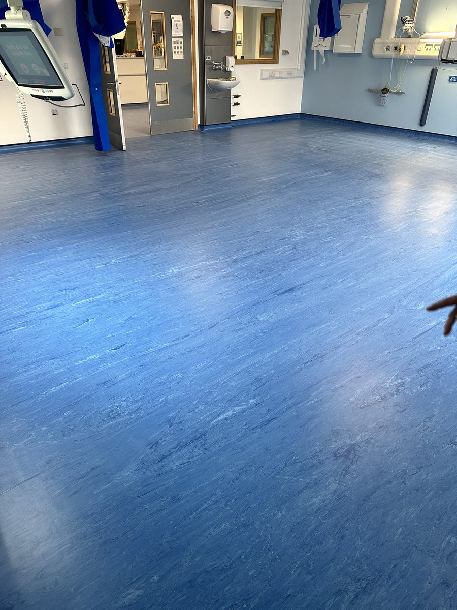 I don’t know how long we’ve waited for this day but …….. we have new flooring 🎉 no more tape, or massive crack! Deep clean over the weekend then decant all patients back on Monday 🛏️ #newflooring #shinyandnew