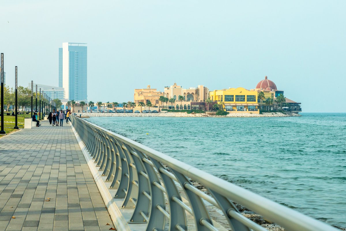 JLLMENA's tweet photo. The retail market in Dammam and Dhahran is focused on super regional and regional malls, while Khobar offers a unique retail experience centered around the corniche.
Read more: https://t.co/gTrvaUUuBD https://t.co/slNKk8OR5L