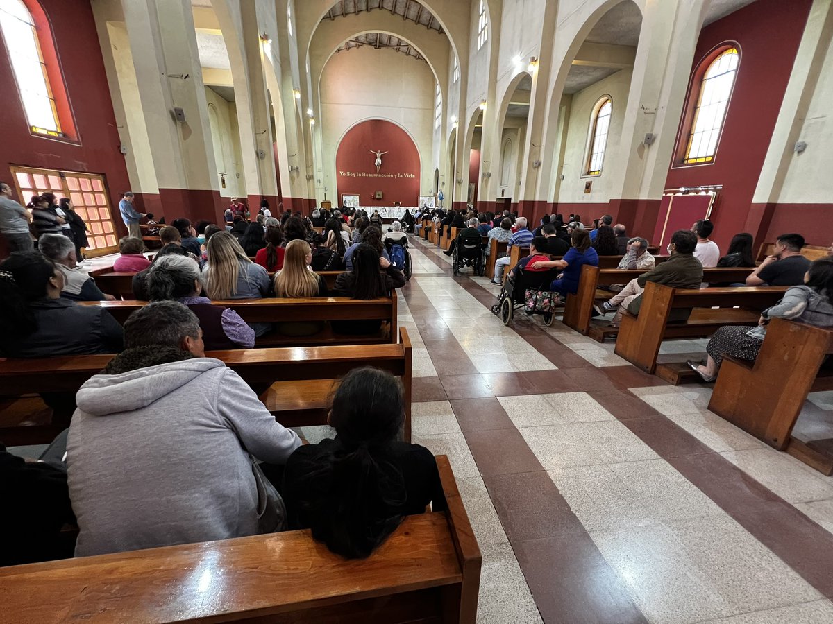 Hoy celebramos los 80 años del <a href="/Hdecristo/">Hogar de Cristo 🇨🇱</a> en el Santuario del Padre Hurtado. Un lugar importantísimo pues acá descansan los restos del Santo de Chile. ¡Muchísimas felicidades! 💚