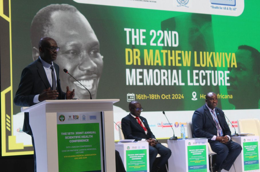 Jadwong's tweet image. Dr Ambrose Talisuna presenting the 22nd #DrMathewLukwiya Memorial Lecture at Hotel Africana in Kampala, Uganda.    

&quot;Africa is a hot bed for public health emergencies!

#jashc2024 
@WHOAFRO 
@WHOUganda