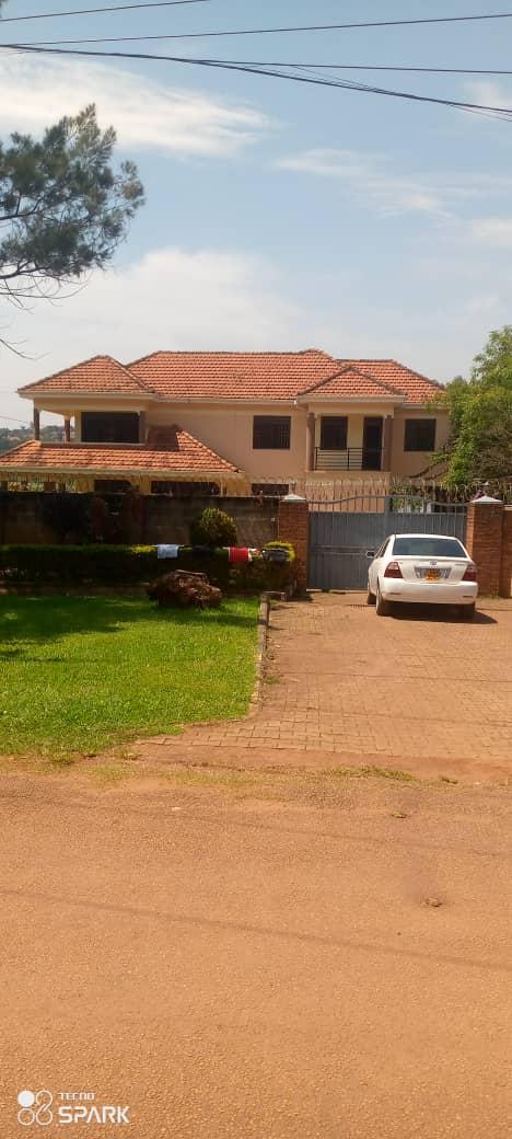 shukranproperty's tweet image. Flat House for sale

Located in Bugolobi

#4bedrooms #4bathrooms #2boy's_quarters

Seated on #25Decimal with title 

Selling Price $550,000 negotiable

Call  0706592177

Gravity HAJJI bobi Muhoozi