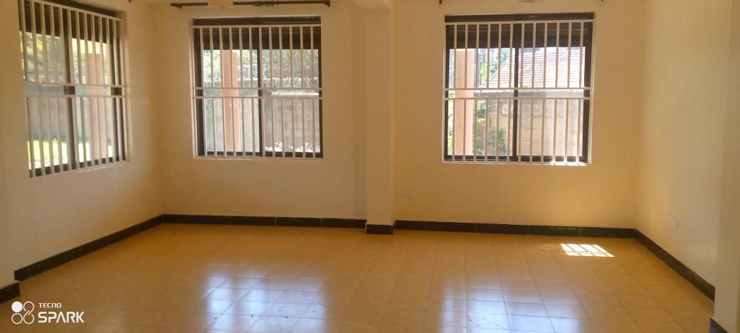 shukranproperty's tweet image. Flat House for sale

Located in Bugolobi

#4bedrooms #4bathrooms #2boy's_quarters

Seated on #25Decimal with title 

Selling Price $550,000 negotiable

Call  0706592177

Gravity HAJJI bobi Muhoozi