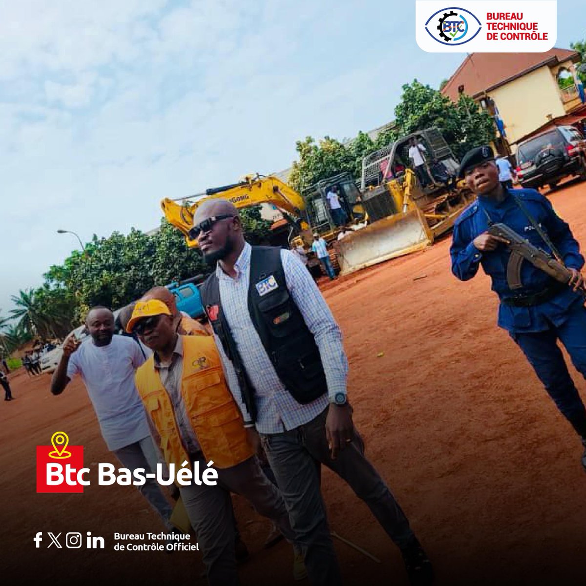 BTC_Officiel_'s tweet photo. Lancement officiel des travaux des  voiries urbaine de la ville de Buta

Le 09 Octobre 2024, le chef de l'exécutif provincial du Bas Uélé, Son Excellence Monsieur MOKENI AMISI Mike-David, a lancé officiellement les travaux d'entretien des axes ci-après:

🔴 Le boulevard Lumumba (tronçon rond-point cinquantenaire- rond-point Ndjawé)

🔴 L'avenue principale Celpa (tronçon rond-point cinquantenaire-Codenor)

🔴 La boucle Gouvernorat partant du (rond-point du 04 janvier - DGM). 

Cette cérémonie s’est faite en présence de plusieurs dignitaires dont le président de l'Assemblée Provinciale, le Vice -Gouverneur, la Maire de la ville, le RAP BTC Bas Uélé, Monsieur NDJADI Michel Marcello, le DP de l'OVD Bas Uélé, le DP de l'Office des Routes, les députés provinciaux, les membres du gouvernement et le comité provincial de sécurité. 

Ces travaux sont financés par le gouvernement de la province, exécutés par l’OVD/ DP Bas Uélé et contrôlés par le BTC/ Bas Uélé. 
@BTC_Officiel @TopCongo @MinITP_RDC @Presidence_RDC @PrimatureRDC