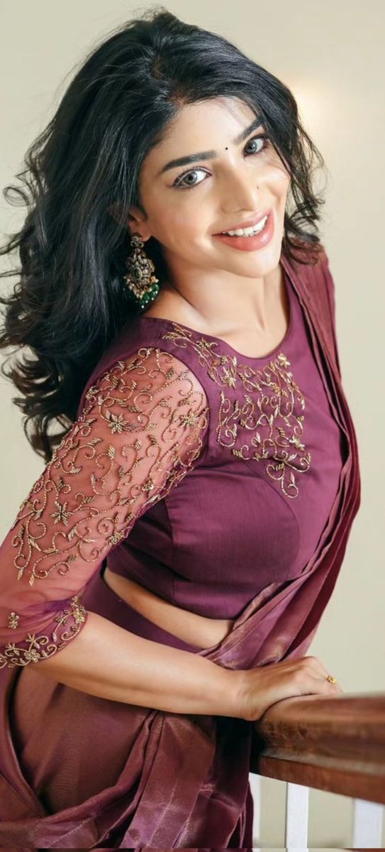 Lovely_Queens1's tweet image. #PavithraLakshmi