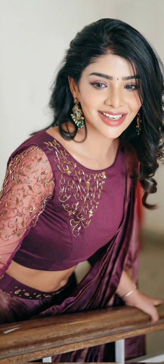 Lovely_Queens1's tweet image. #PavithraLakshmi