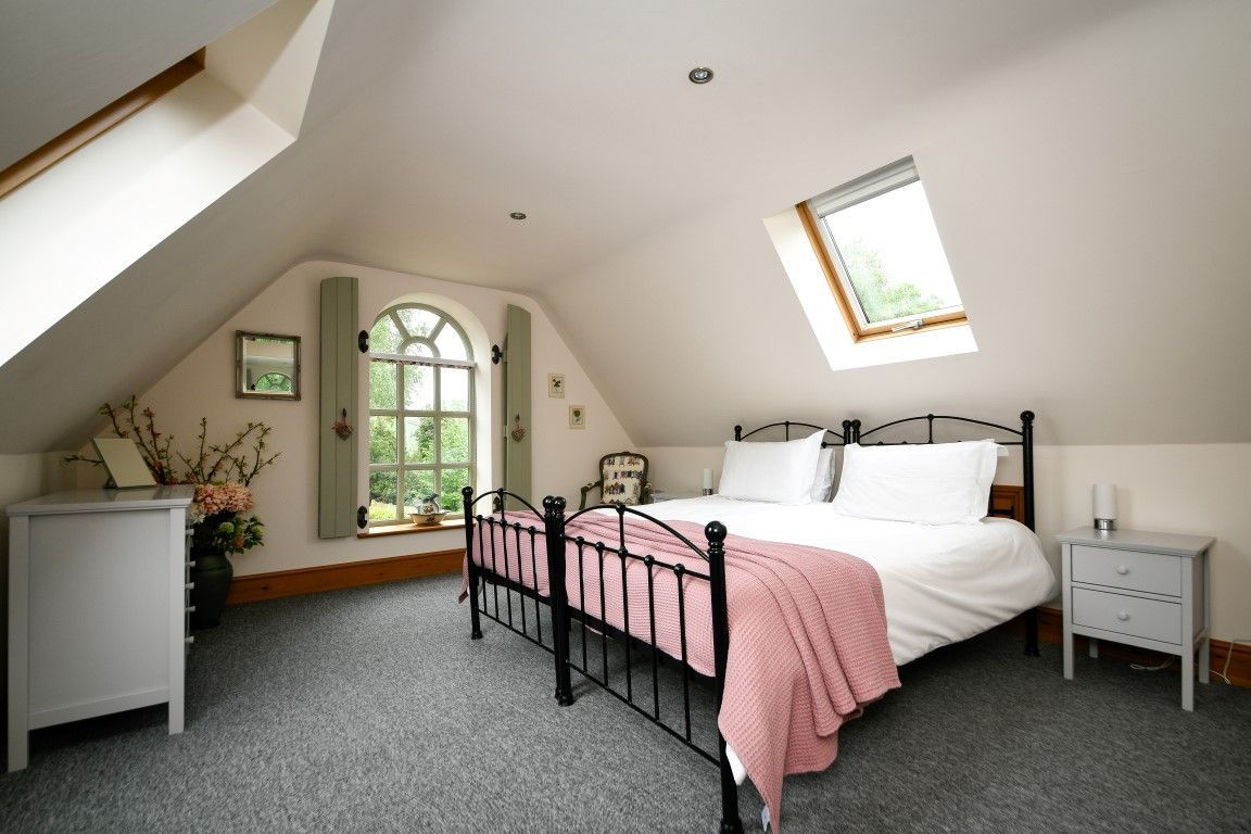 TheHolidayCots's tweet photo. Mollyโs Den is located in the village of Roydon, near Kingโs Lynn, this cosy hideaway for two is perfect for those looking to unwind and recharge.
๐๏ธ Sleeps 1-2
https://t.co/lcrQv34JVk
#MollysDen #Norfolk #RoydonCommon #Wildlife #Hideaway #Coast #Sea #Beach #CAMRA #HoughtonHall https://t.co/soPss9A0u2