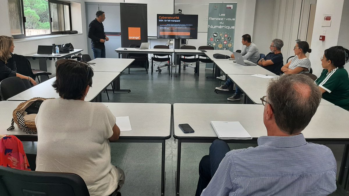 Nouvel atelier numérique sur la cyber sécurité <a href="/OrangeCorse/">Orange Corse</a> proposé aux professionnels de l’extrême Sud en partenariat avec la <a href="/CciCorse/">CCI de Corse</a> et <a href="/citaportivechju/">Cità di Portivechju</a> ! 📱💻

#OrangeCorsicaSempreAFiancaVoi 

<a href="/stephaneOrange/">stephane2B</a> <a href="/MarleneCorsica/">Marlène Condamin</a> <a href="/rab_pro/">Franck Rabourg</a> <a href="/JC_Angelini/">Jean-Christophe Angelini</a>