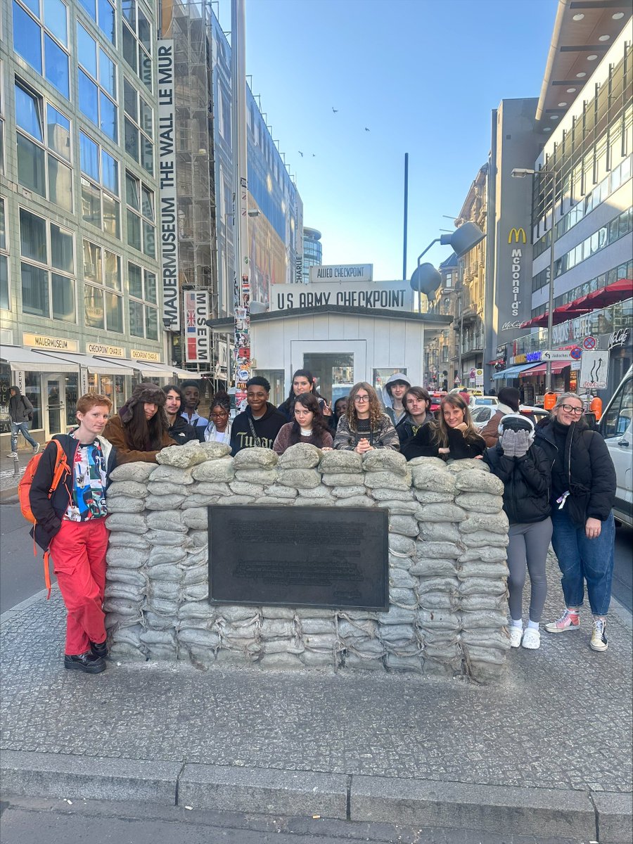 ParkView_school's tweet image. Our year 11 students recently embarked on an exciting trip to Berlin to enrich their GCSE History curriculum! They had the opportunity to explore the rich history and culture of the city, deepening their understanding of key historical events.