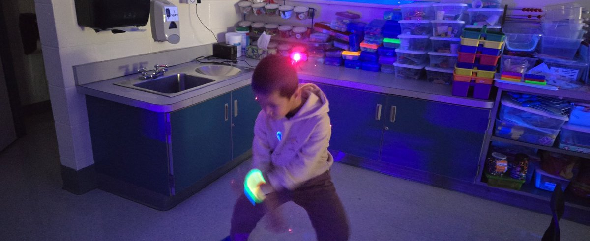 CastlesKinders's tweet photo. Loving our APEX glow dance party!
@D59Byrd @CCSD59 https://t.co/64znRZPUqy