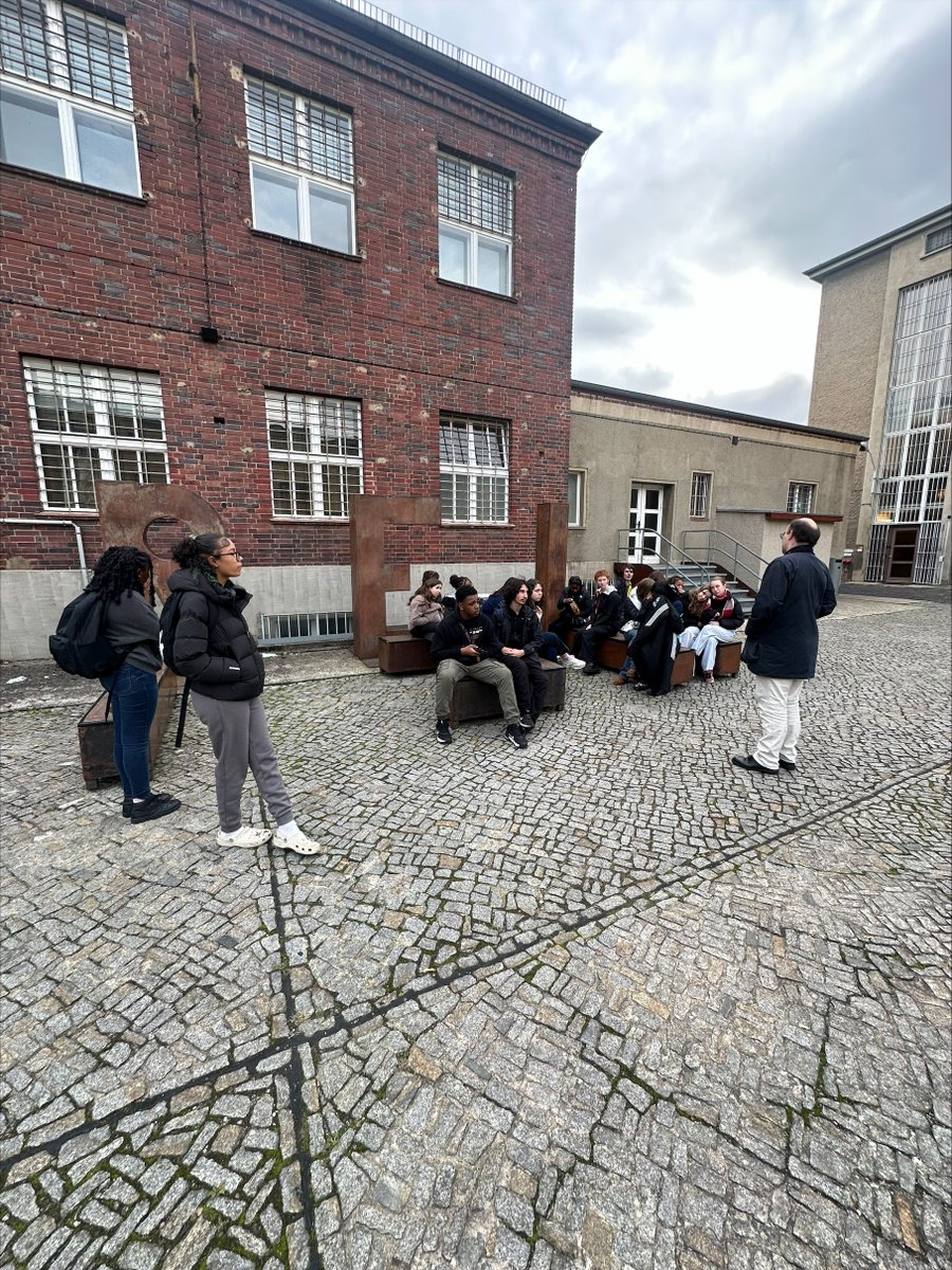 ParkView_school's tweet image. Our year 11 students recently embarked on an exciting trip to Berlin to enrich their GCSE History curriculum! They had the opportunity to explore the rich history and culture of the city, deepening their understanding of key historical events.