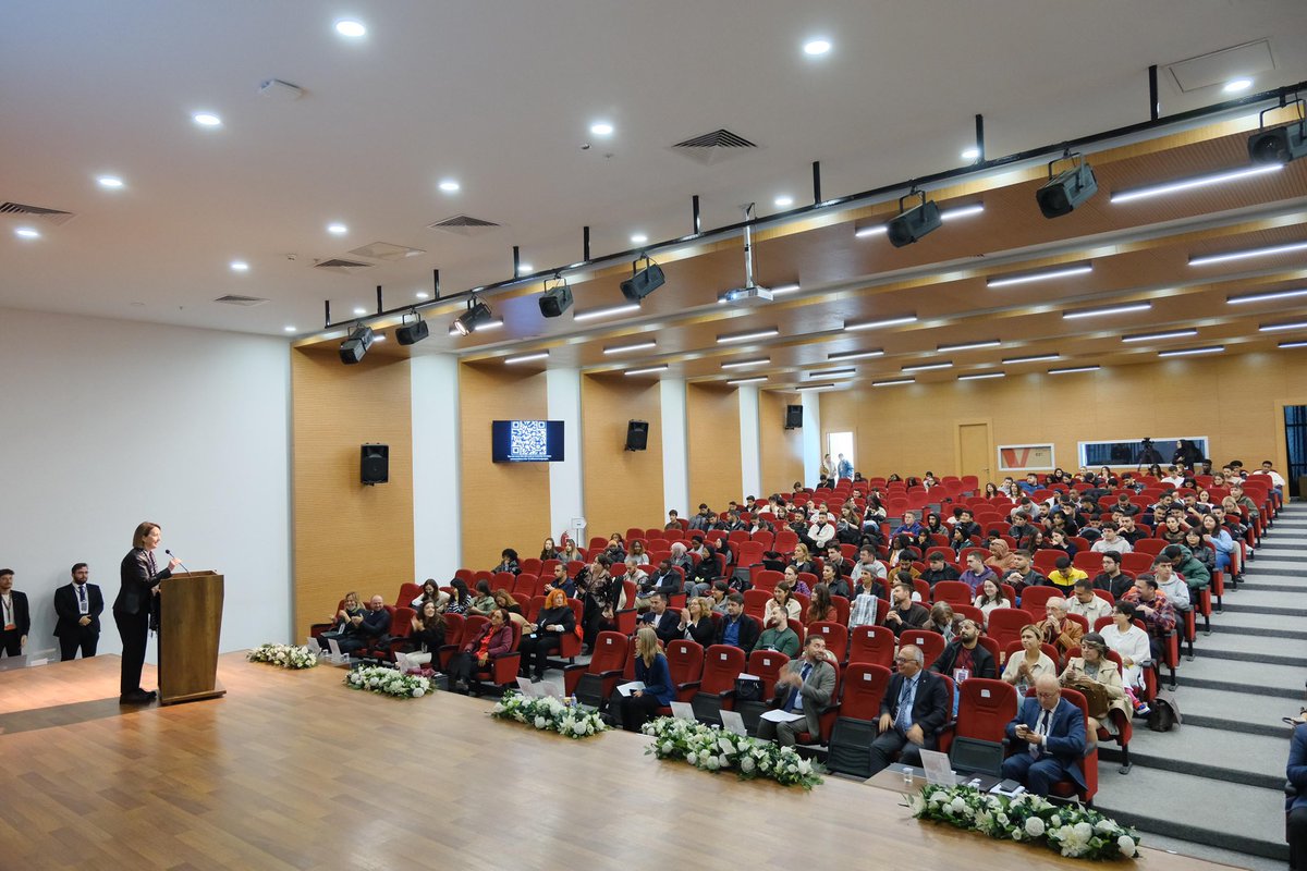 📚7. Uluslararası Yükseköğretim Çalışmaları Konferansı İkinci Gününde, Rektörümüz Prof. Dr. Murat Yülek, Rektör Yardımcılarımız Prof. Dr. Ünsal Sığrı ve Prof. Dr. Serdar Müldür, Yükseköğretim Çalışmaları Derneği Başkanı Prof. Dr. Armağan Erdoğan’ın katılımıyla⤵️