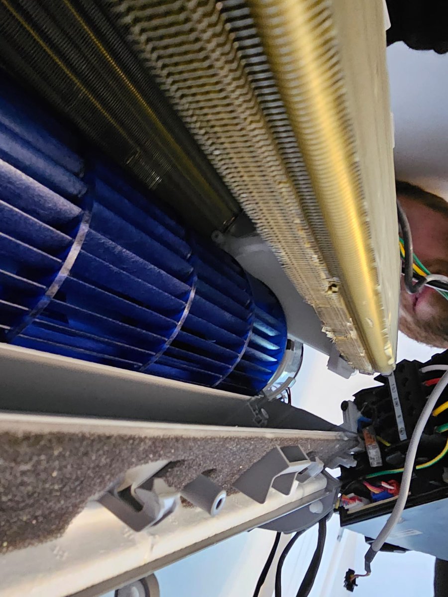 SolitaireLtd's tweet image. Here's Dan completing an air conditioning repair, replacing a faulty fan on the blower wheel. 
Was an absolute pig of a job but we got it done!

Repair- Install - We do it all!

#work #working #hardwork #results #happy #goodwork #fun #aircon #AC #airconditioning #cool #heat