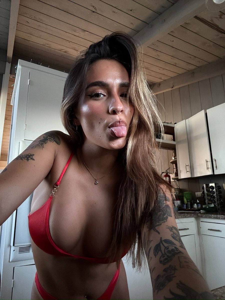 lavaxgrl's tweet photo. Need new close friends on IG…drop your username and I’ll add you 😘 https://t.co/414HNGjFDc