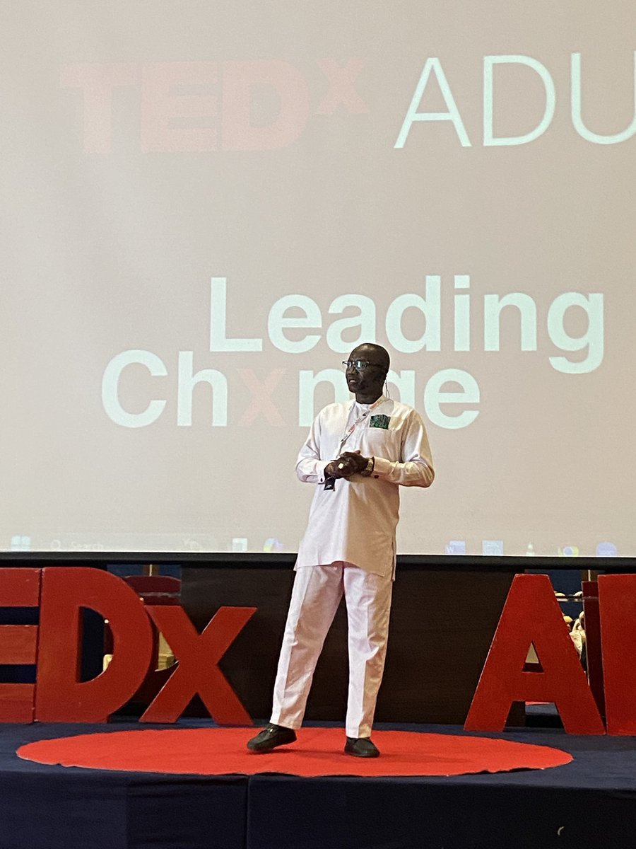 « Aimer souffrir et potasser..
Tu ne fais pas de l'argent sans travailler, c'est pas possible »

Djibrilla Beidari Touré