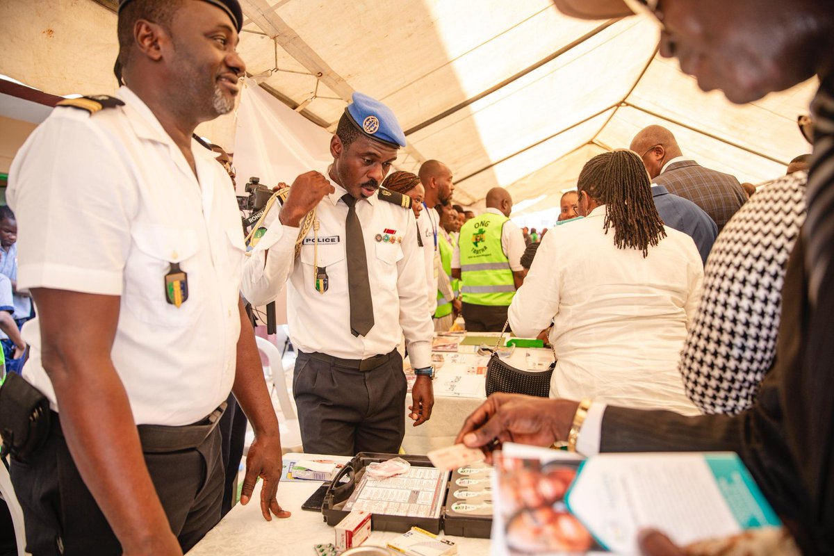 ANMAPS_Gabon's tweet photo. Un grand merci à tous les partenaires qui ont animé les stands lors de la cérémonie de lancement de notre campagne contre l’usage détourné des médicaments et la drogue. Leur engagement a fait de cet événement un succès !
#PréventionJeunesse #ANMAPS #StopDrogues https://t.co/kkGERQVAVA