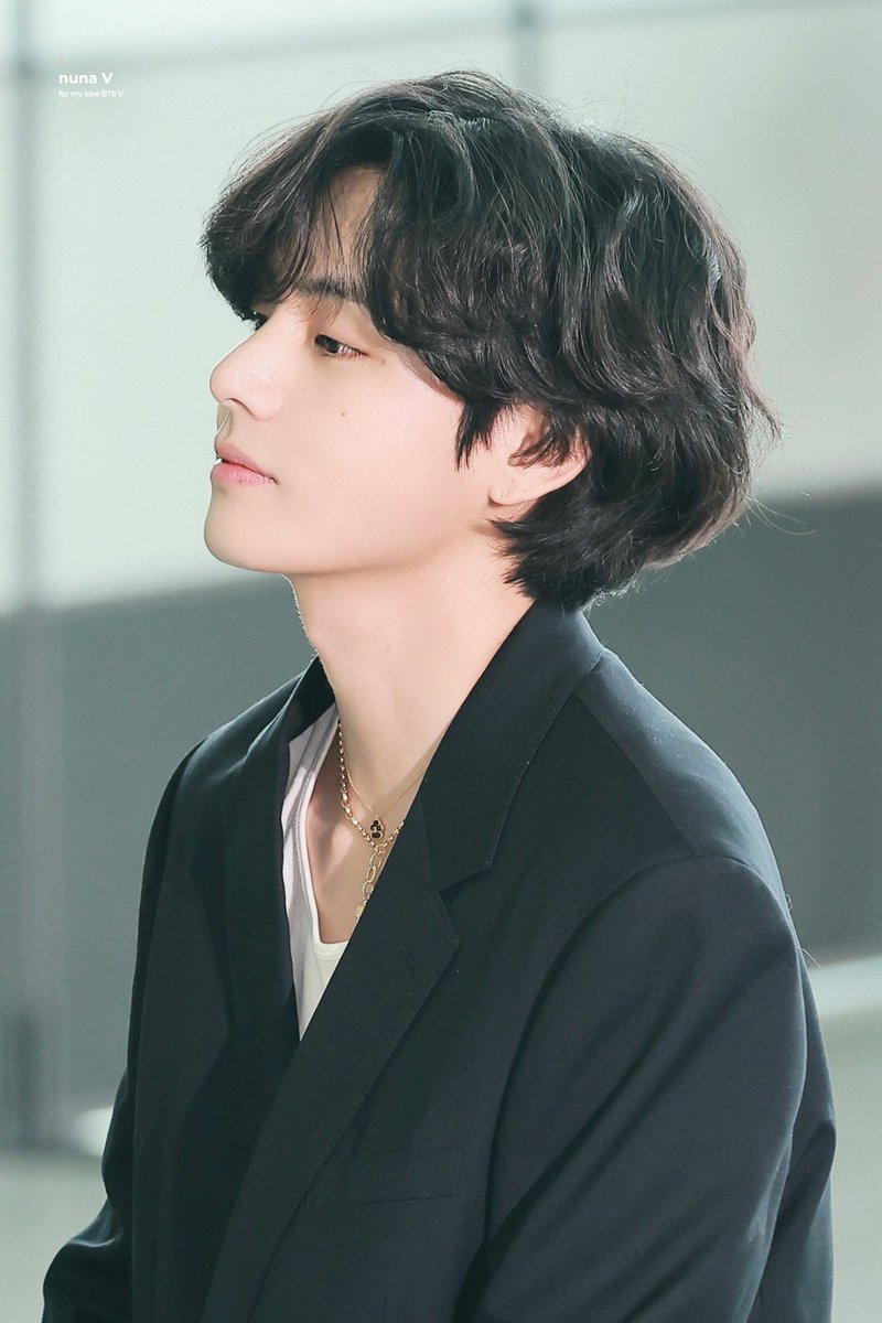 _nuna_V's tweet photo. I vote for #V at #2024MAMAVOTE https://t.co/DA1sgkz1st