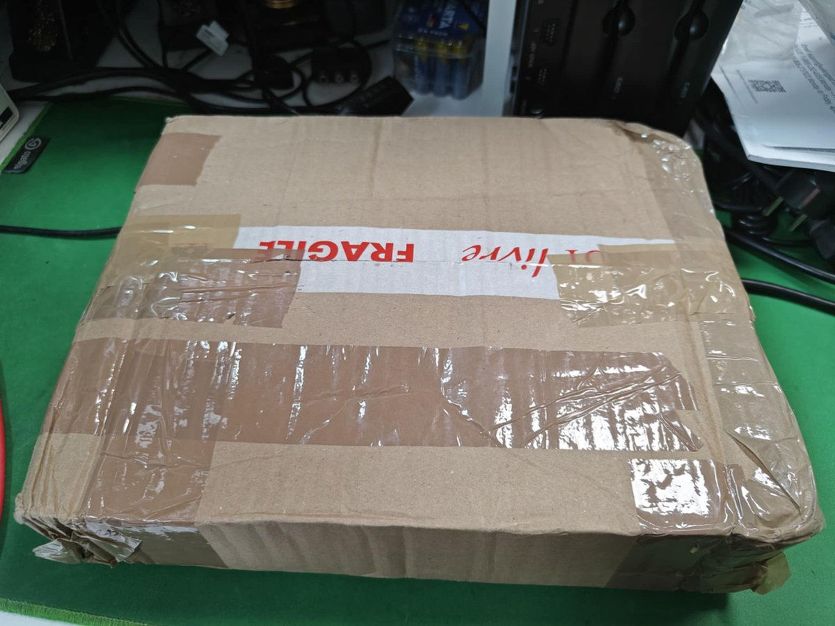 TzibuTwitch's tweet photo. Last week we installed 64Mb SIMM into PC98. 
Today I installed 486DX-66 CPU

 #twitch #tzibu #twitchtv #japan #pc98 #pc9801 #memory #pc #retrocollector #retro #upgrade #cpu #intel #486dx2 https://t.co/IihKAGhCqo