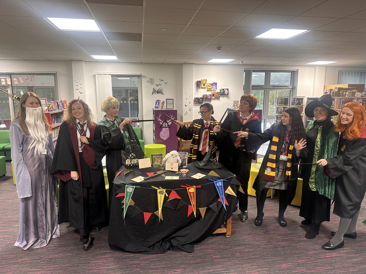 Islwyn High English tweet media