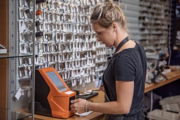 RedsSafeandLock's tweet image. Need a spare key for your home? Red's Safe & Lock offers key cutting services for all types of homes. Call us at 713-477-7128 to schedule an appointment. #HomeKeys #DuplicateKeys
