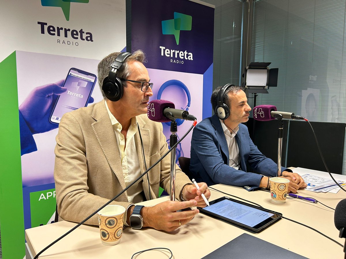 📻 <a href="/TerretaRadio/">Terreta Radio</a> ha reunido hoy en un especial informativo a <a href="/ciriclemente/">Ciriaco Clemente</a> de Hidraqua y a <a href="/ssanchezrios/">Sergio Sánchez Ríos</a> director general de <a href="/AMAEM_Oficial/">Aguas de Alicante</a> para hablar de las ayudas europeas del PERTE que se destinarán a la digitalización de la gestión del agua ✌️.

terretaradio.es/hidraqua-obtie…