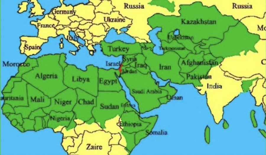 Uzaktan_Gelen__'s tweet photo. Bak güzel kardeşim; Yeşil renkte olan ülkeler İslam ülkeleri, o küçücük kırmızı olan ise İsrail.

Sen müfredattan, integralı, evrimi çıkartıp din dersi pompalarsan, kadının saçının teli ile uğraşırsan, bacak kadar çocukları eğitimden koparıp evlendirirsen, bilimden uzaklaşıp hurafelere inanırsan, işte o küçücük kırmızı olan İsrail sizi daha çoook öper.

Sen de sokakta ancak kola döküp, Starbucks basarsın.