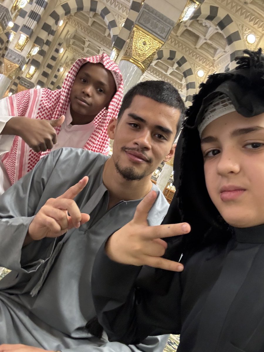 sneako's tweet photo. Different people, only one ummah

Jummah Mubarak https://t.co/xJ8E56qKgB