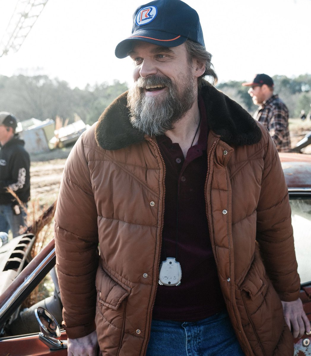 PopBase's tweet photo. David Harbour says the ‘STRANGER THINGS’ cast cried during the final episode’s table read:

“I think part of that also is the fact that these kids, it was their childhood. […] It’s such a great episode, and it’s such a great season. You guys will love it.” https://t.co/waztfxUogL