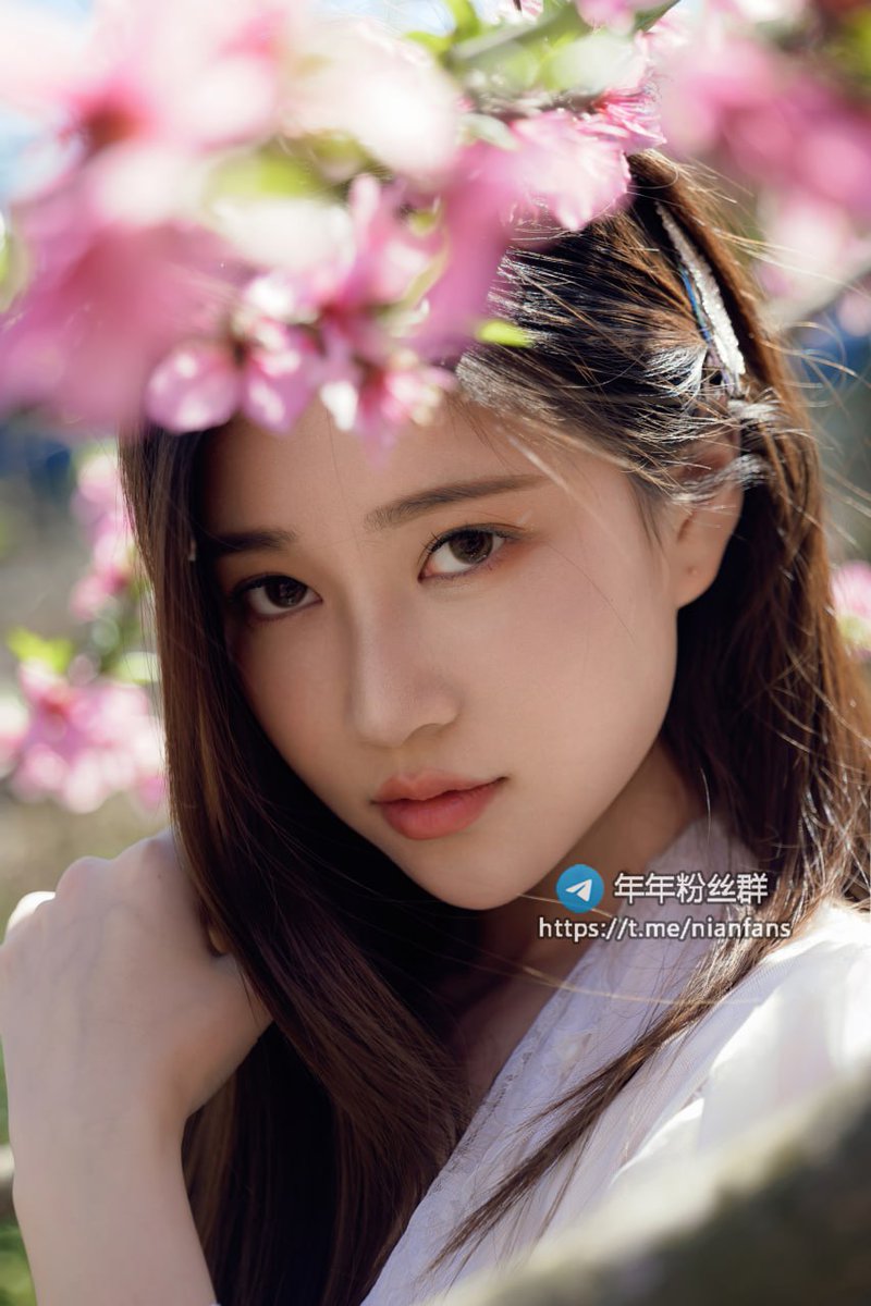 JACK32726915's tweet photo. 年年 - 桃花源记
关注电报群获取完整版
进群链接： https://t.co/F9pI7yEXVP
#年年 #年年粉丝群 #写真 https://t.co/6p1zFHkffG