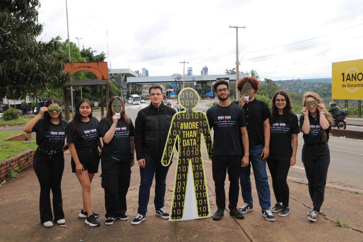 BanKillerRobots's tweet photo. Olá from Foz do Iguaçu👋 🇧🇷
#Brazilian campaigners are reminding people that they are #MoreThanData.
To #AutonomousWeapons we're just code. That’s why campaigners are calling on states to stop killer robots at #UNGA79 @Dhesarmebr
https://t.co/EWcQMofXU8 https://t.co/CH9s6YSHfX